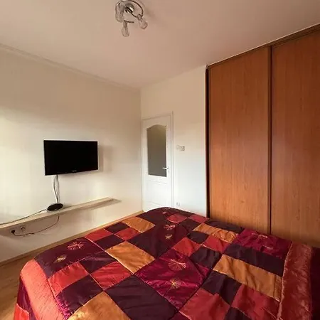 Nelfan Apartament *