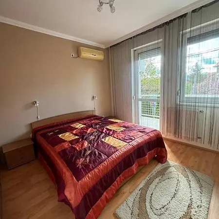 Apartment Nelfan *